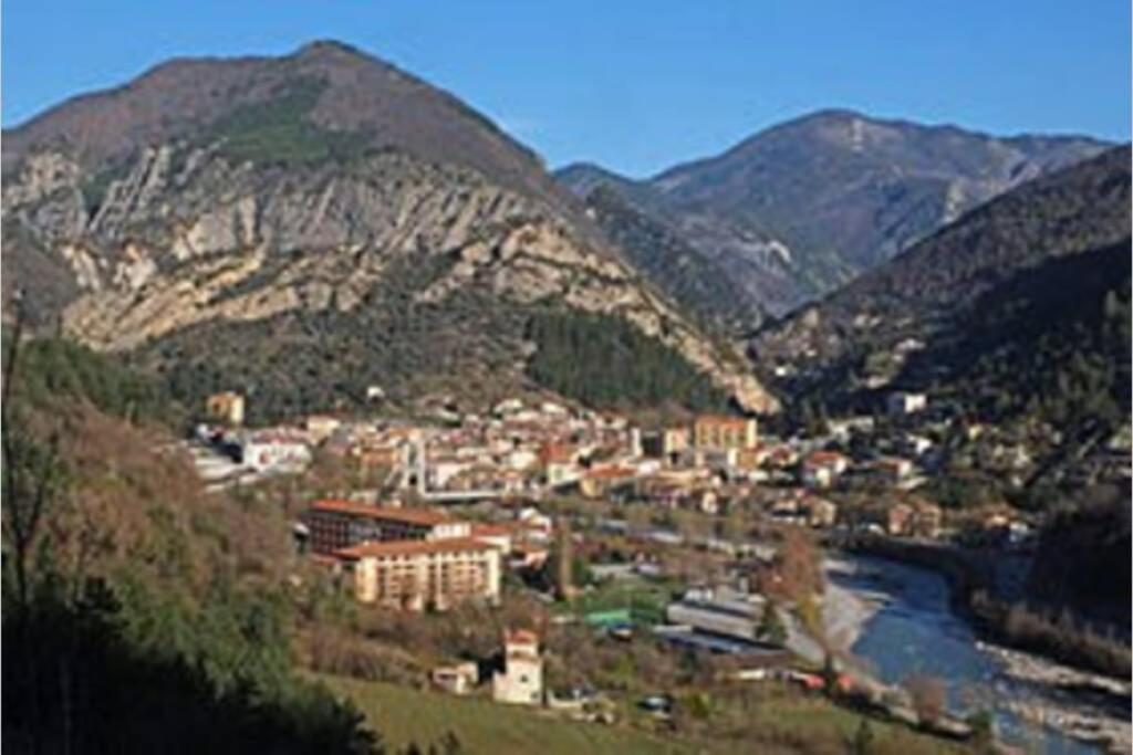 2P Au Coeur Des Montagnes Avec Piscine Chauffee Appartement Puget-Théniers Buitenkant foto