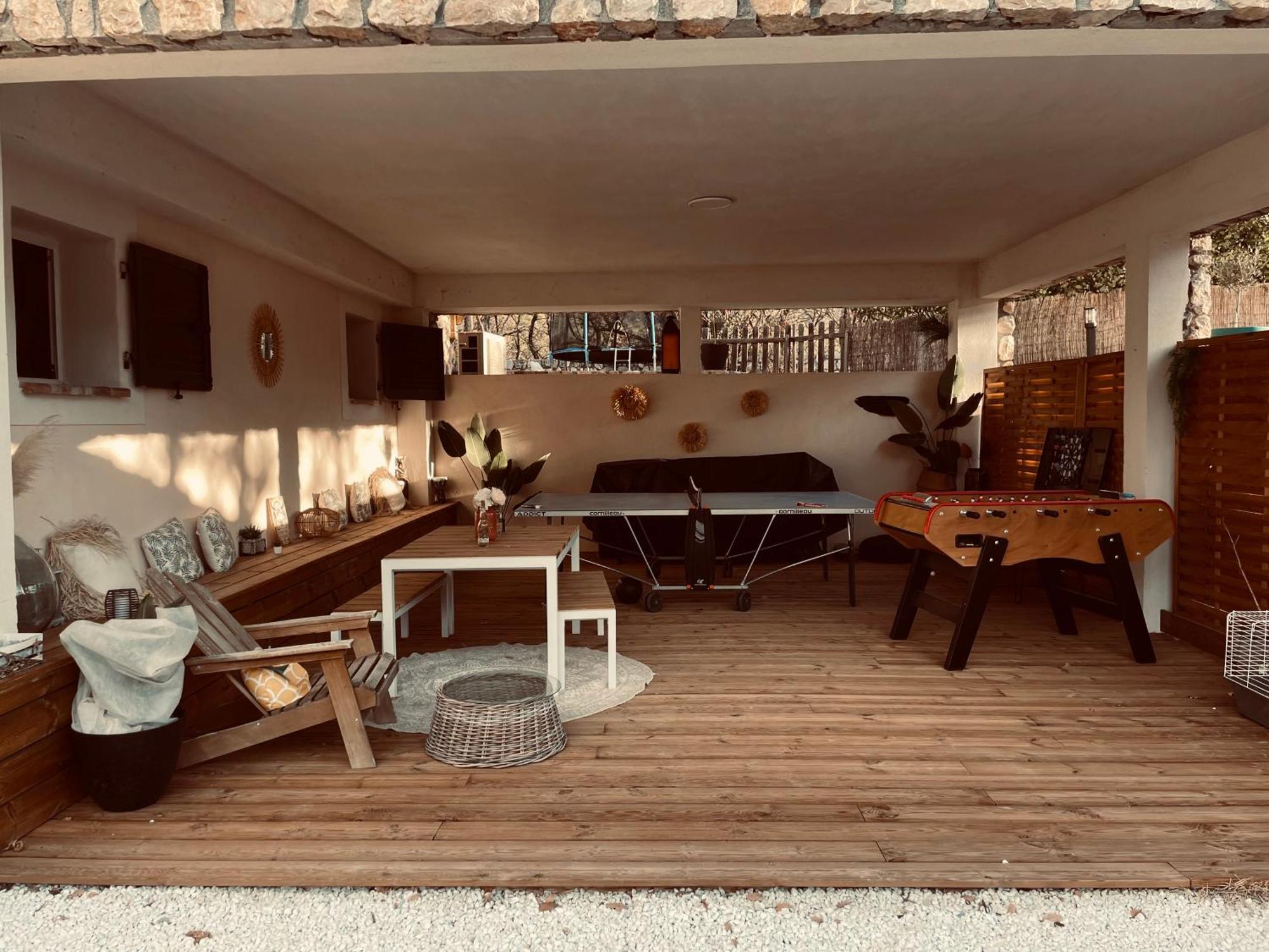2P Au Coeur Des Montagnes Avec Piscine Chauffee Appartement Puget-Théniers Buitenkant foto